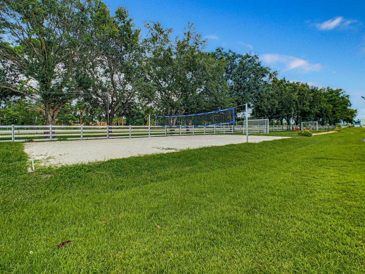 Pet Friendly In Orlando Area Near Disney Селабрейшън Екстериор снимка